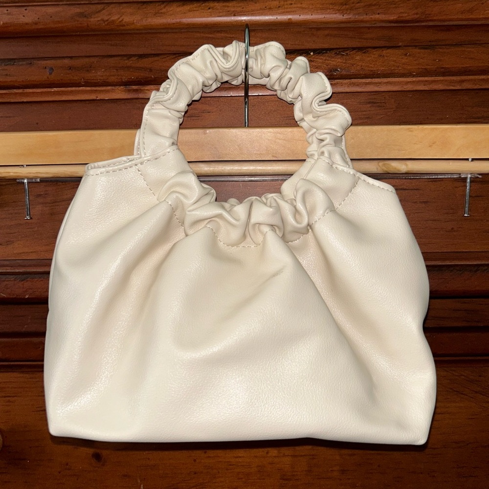 Abercrombie & Fitch Ruched Hand Purse